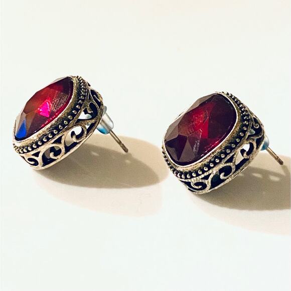 Red Crystal in silver filigree Stud Earrings - Picture 2 of 2